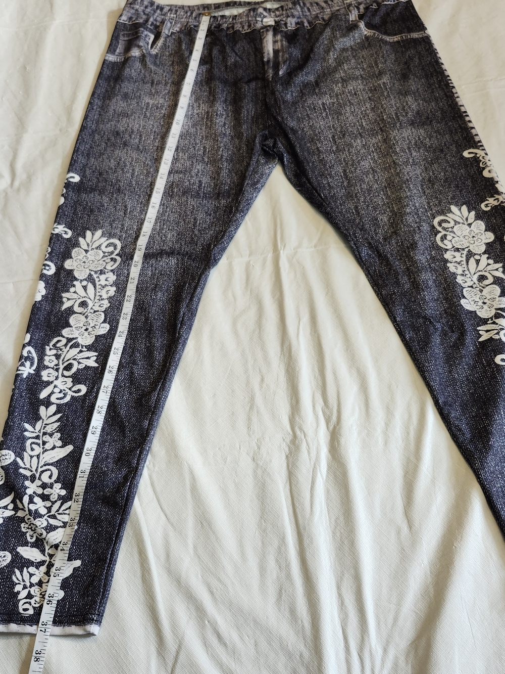 Women's Black Washed Floral-Print Leggings - Picture 5 of 9